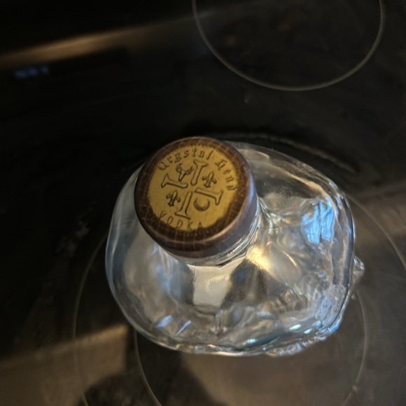 Vodka Bottle 750ml Crystal Head Skull Decanter Glass Empty Dan Aykroyd Stopper - Picture 2 of 3